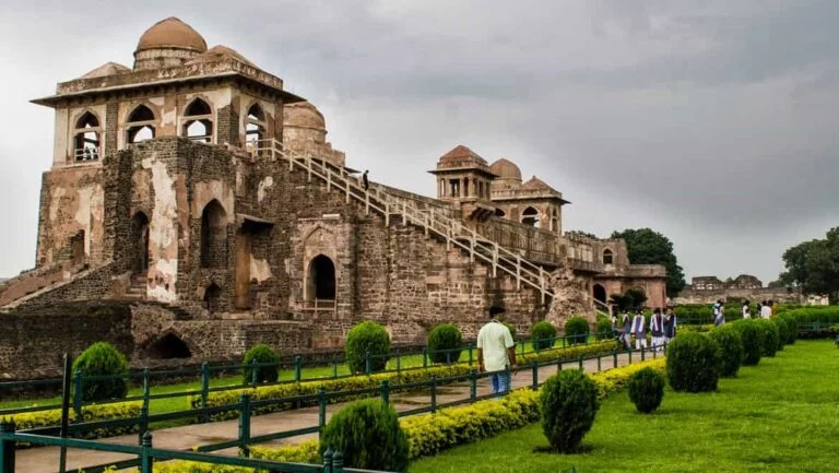 Beyond the Tourist Trail: Delhi Half-Day Guided Car Tour
