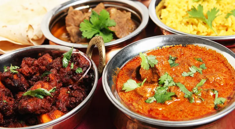 Pune: Dinner Food Walking Tour: A Taste of Legacy