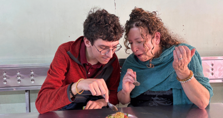 Pune: Breakfast Food Walking Tour: A Taste of Tradition