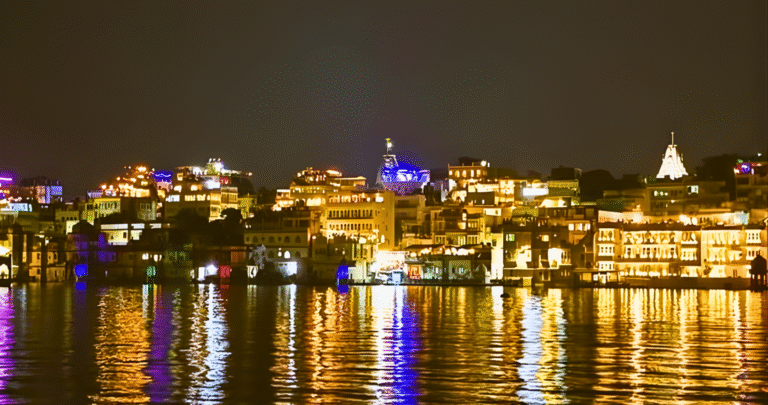 Udaipur: Night Cultural Walking Tour with Snacks