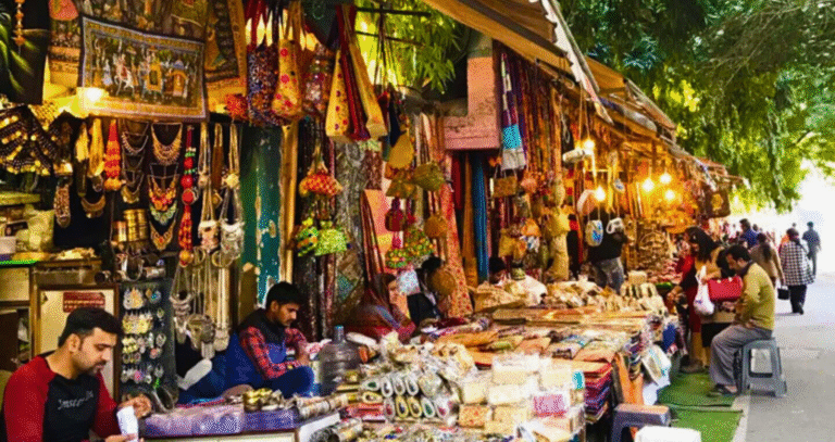 New Delhi: Cultural Walking Tour with Local Snacks
