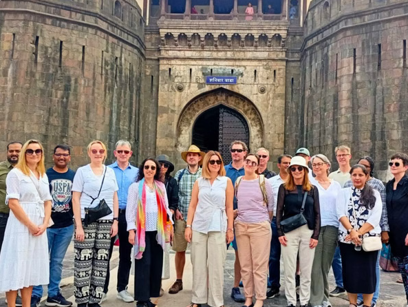 Pune: Cultural & Heritage AC Car Full-Day Tour with Lunch