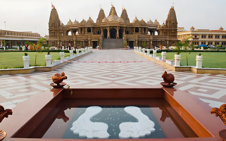 Mumbai's Sacred Sites: Half-Day Spiritual Guided Car Tour
